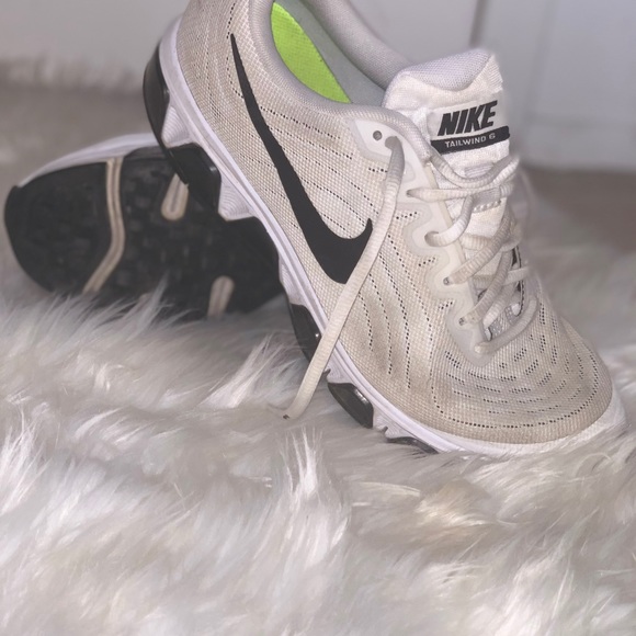 Nike sneakers; great for walking or gym training! - Picture 3 of 4